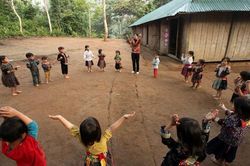 Tri ân nghề giáo: Đừng chỉ là lời nói!