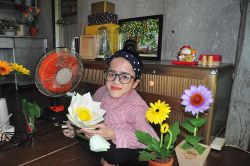 Những bông hoa xinh đẹp mừng ngày 20/11 của cô gái xương thủy tinh