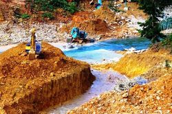 Nhìn gần 'dòng sông mới' Rào Trăng vừa nắn chỉnh để tìm nạn nhân mất tích