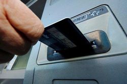 Kết đắng cho người nhặt được thẻ ATM còn đoán trúng mật khẩu rút tiền