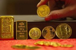 Giá vàng hôm nay (20/11): Tiếp tục 'lao dốc'