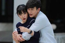 Nghe tiếng anh trai đang ở trong phòng người giúp việc, tôi báo ngay cho chị dâu biết, nào ngờ hành động của chị khiến tôi chết lặng