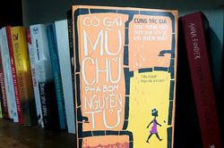 Cô gái mù chữ phá bom nguyên tử