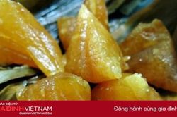 Khéo tay làm bánh gio chấm mật đậm vị quê hương