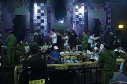 Phát hiện 74 khách 'dính' ma túy trong bar SIX T Club