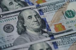 Đồng USD mất ngôi vị quán quân đồng tiền thanh toán quốc tế