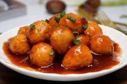 Món ngon cuối tuần: Lạ miệng với món trứng cút xốt cà chua