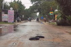 Tỉnh lộ 4A cứ vá xong lại hỏng