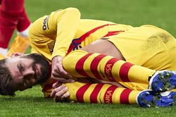 Barca mất hai trụ cột sau trận thua Atletico