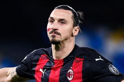 Ibrahimovic lập cú đúp bàn thắng ở tuổi 39