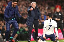 Ngoại hạng Anh: Mourinho trên cơ Guardiola, Tottenham mơ đổi đời?