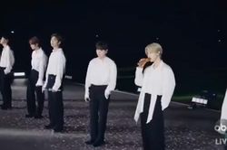 AMA 2020: Nghe BTS hát 'Life goes on' lần đầu trên sân khấu