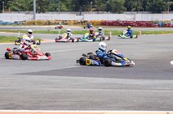 Hàng vạn người mê tốc độ hào hứng với giải đua Go Kart