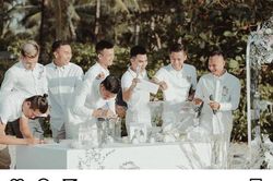 Dàn cầu thủ đăng ảnh chính thức đám cưới Công Phượng, tiết lộ cả tiền mừng cưới