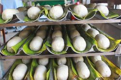 Thị trường 23/11: 'Thủ phủ thịt chó' Nhật Tân giờ ra sao, chuối nếp nướng bay ra thế giới