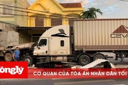 Container húc xe tải lao thẳng vào nhà dân lúc rạng sáng