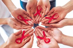 Nhắm đích giảm báo động đỏ nhiễm mới HIV/AIDS do quan hệ đồng tính