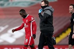 Liverpool buồn vui lẫn lộn sau đại thắng Leicester