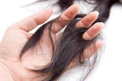 Rụng tóc vì căng thẳng do COVID-19