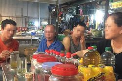 Ra chợ... vẫn không đeo khẩu trang