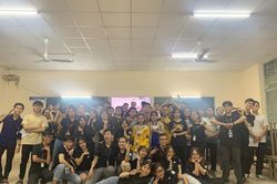 Sinh viên Đại học Sư phạm Kĩ thuật TP.HCM cùng nhau nâng cao kỹ năng tiếng Anh giao tiếp
