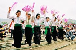 Ấn tượng nghệ thuật xòe Thái Tây Bắc