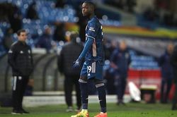 Nicolas Pepe xin lỗi đồng đội và người hâm mộ Arsenal