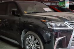 Xe biển xanh 80A gửi 5 tháng tại sân bay không người nhận