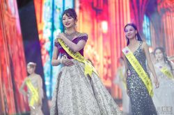 Đình Đình đăng quang Hoa hậu Du lịch Thế giới Trung Quốc