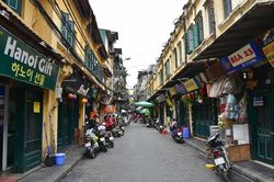 Du lịch đói khách kéo dài