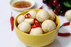 4 kiểu người không nên ăn cà muối, chỉ ăn một miếng thôi là đã có hại rồi