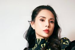 Lý Nhược Đồng bị nói giống Giả Nãi Lượng khi khoe hình năm xưa