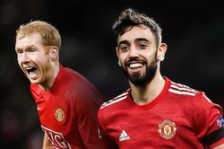 Bruno Fernandes gợi nhớ hình ảnh của Paul Scholes