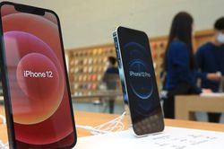 iPhone 12 là 'món quà' đối với các công ty công nghệ Hàn Quốc