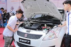 Suzuki tặng xe cho các trường Đại học và Cao đẳng