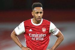 Arsenal: Đau đầu với bài toán tấn công