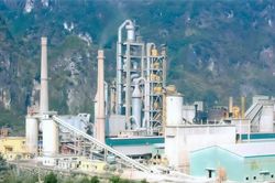 Nhà máy Xi măng La Hiên sản xuất đi đôi với bảo vệ môi trường