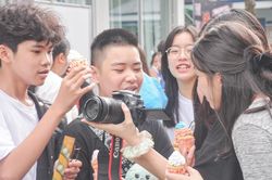 Giới trẻ Hà thành mở hội chợ khám phá sở thích