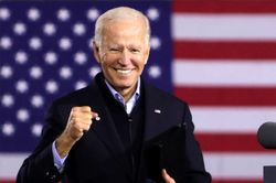 Ông Trump bắt đầu chuyển giao, ông Biden được hưởng đặc quyền gì?