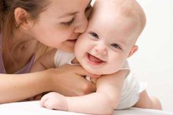8 điều tuyệt đối không được làm với trẻ sơ sinh