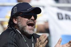 Khối tài sản ít ỏi và khoản nợ khổng lồ của Maradona