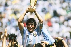 Top 5 bàn thắng của Diego Maradona trong các kỳ World Cup