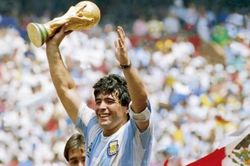 Argentina dành 3 ngày quốc tang huyền thoại bóng đá Diego Maradona