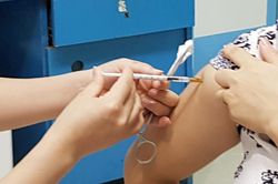 Cụ bà tử vong sau khi tiêm thuốc tại nhà nhân viên y tế xóm