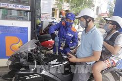 Giá xăng tăng hơn 600 đồng/lít