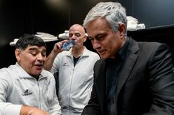 Mourinho: 'Maradona nói tôi là người giỏi nhất'