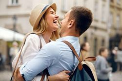 Cách giải phóng loại hormone giúp bạn yêu đời hơn
