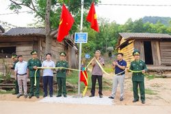Lung linh Ánh sáng vùng biên