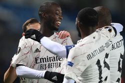 Kết quả cúp C2: Arsenal và Tottenham thắng tưng bừng. Milan bị cầm chân