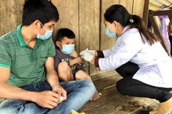 Tập trung ngăn chặn bạch hầu lây lan trong học sinh